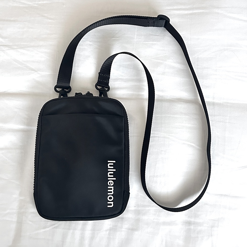 Lululemon Easy Access Crossbody Bag Black